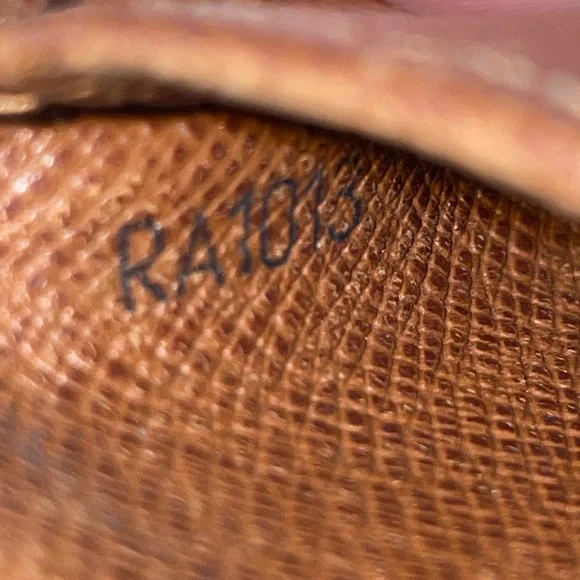 Louis Vuitton Monogram Bifold Wallet - Picture 14 of 14